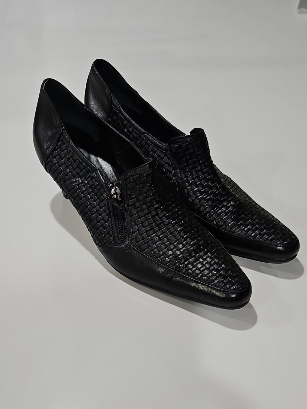 Prevata  Vintage Black Woven Leather Heels. Size 11 Vero Cuoio Made In Italy